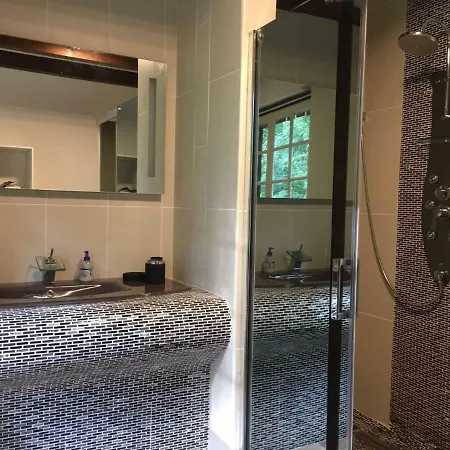 Ferienhaus Le Chant De L'eau Garin